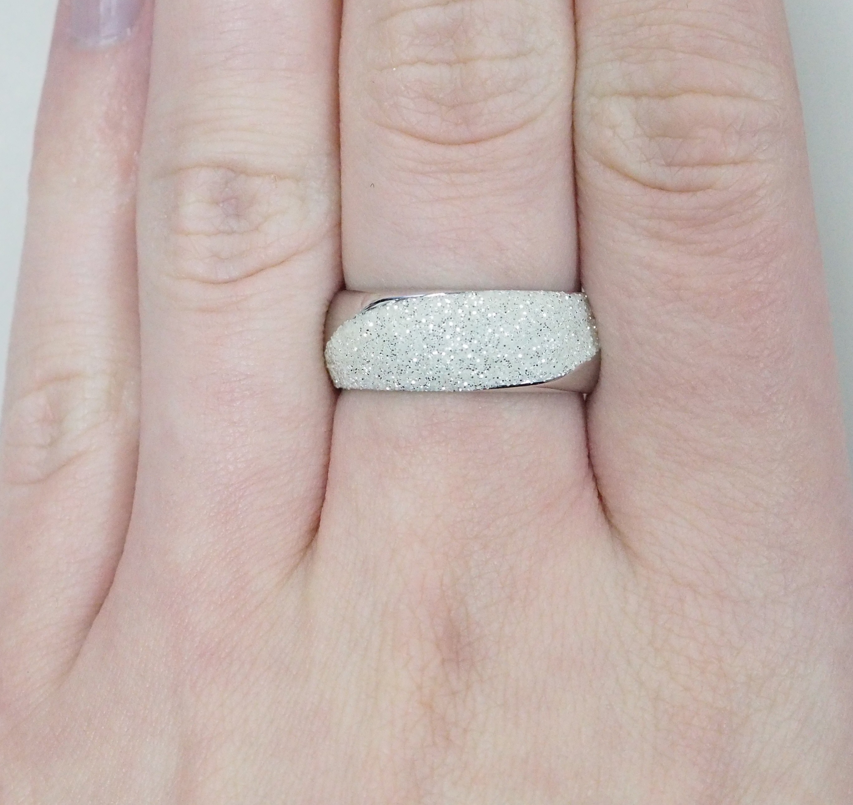 Серебряное кольцо с глиттером